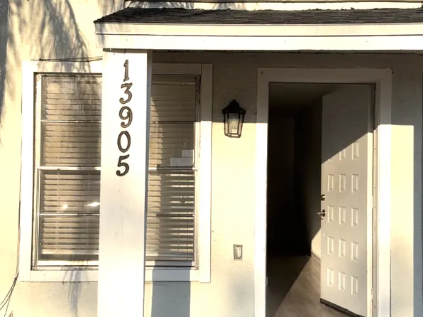 13905 Village Terrace Dr, Tampa, FL 33624