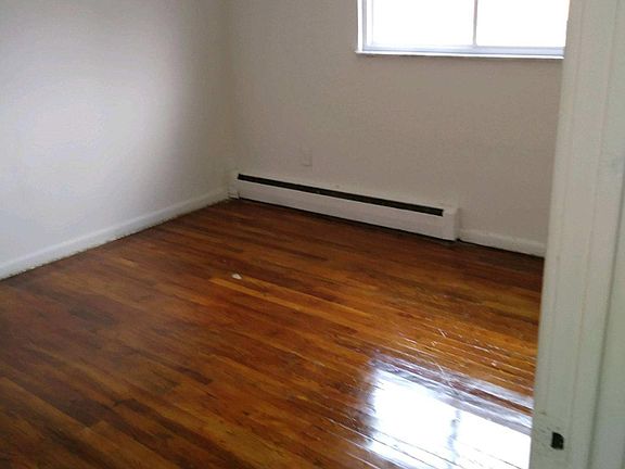 3rd image of 8380 Anthony Wayne Ave APT 3