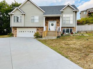 2128 Plymouth Rd, Manhattan, KS 66503