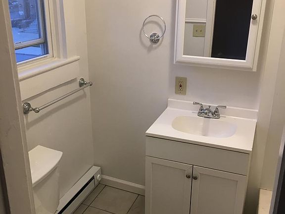 New bath w ceramic tile