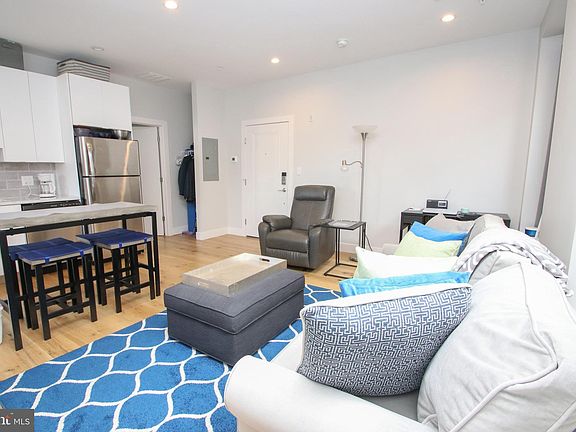 4th image of 220-24 S 3rd St Unit 301