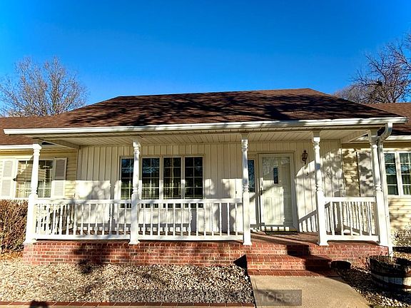 3rd image of 3110 Brentwood Blvd