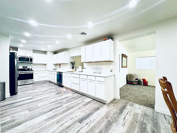 5th image of 3766 W Johnson St