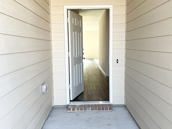 2nd image of 8304 Stovepipe Dr