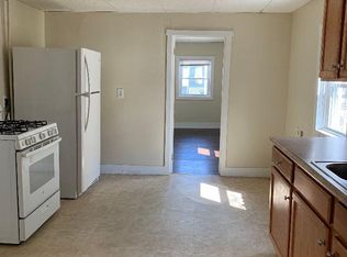 383 Manchester St APT 2, Manchester, NH 03103