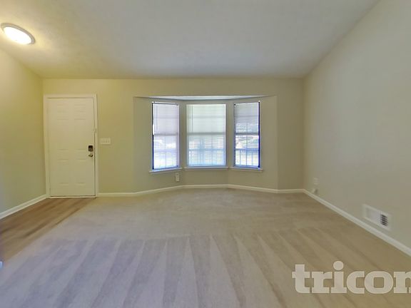 3rd image of 628 Pennylake Ct