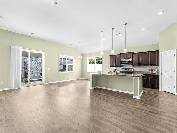 5th image of 2511 Hummingbird Ln
