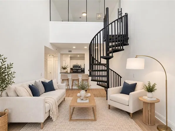 1075 Peachtree Walk #A517, Atlanta, GA 30309
