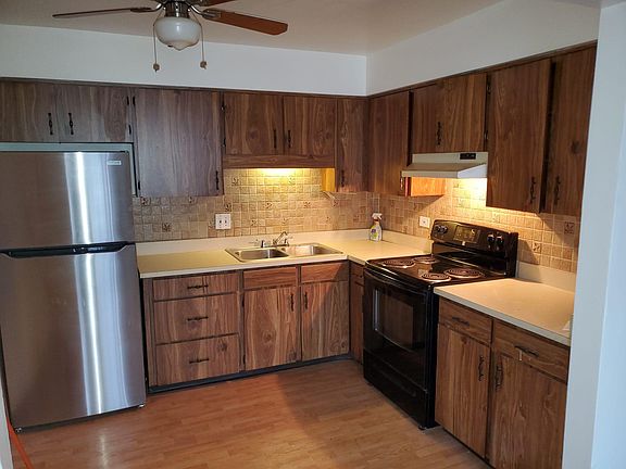 3rd image of 14535 S Manistee Ave APT 1D