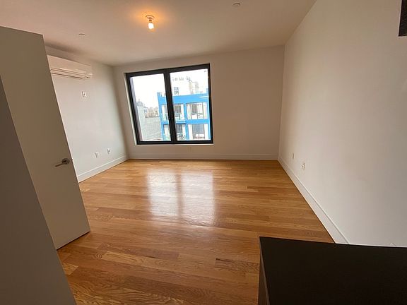 4th image of 169 Graham Ave #602