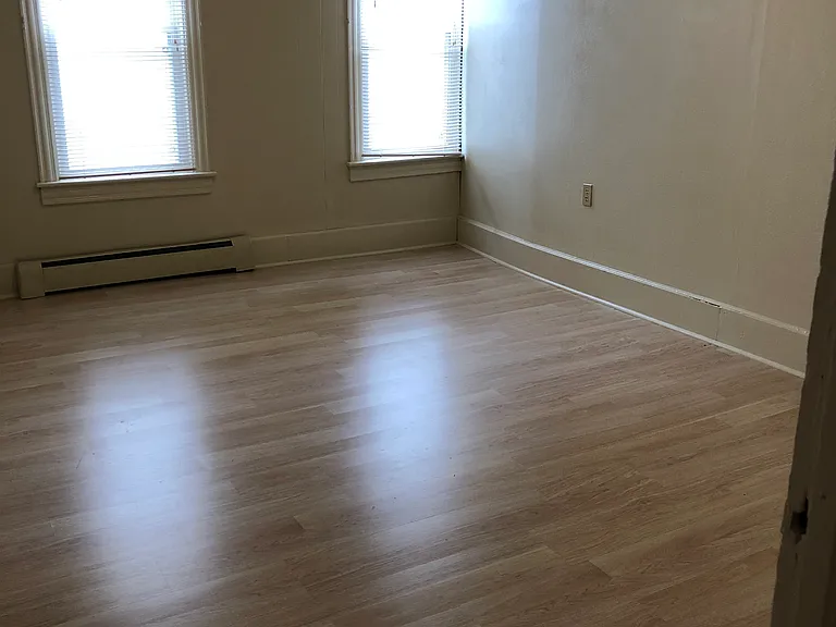 153 W 8th St — Photo 2