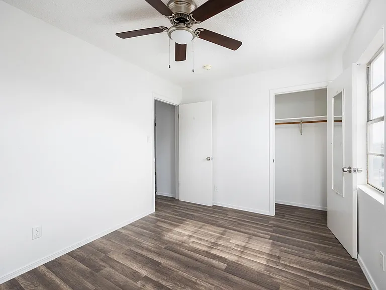1415 Brown Street — Photo 21