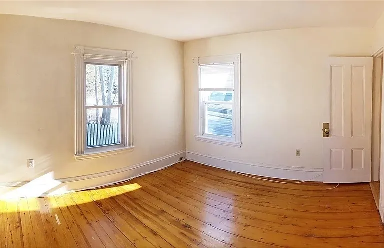 308 Belmont St #2 — Photo 8