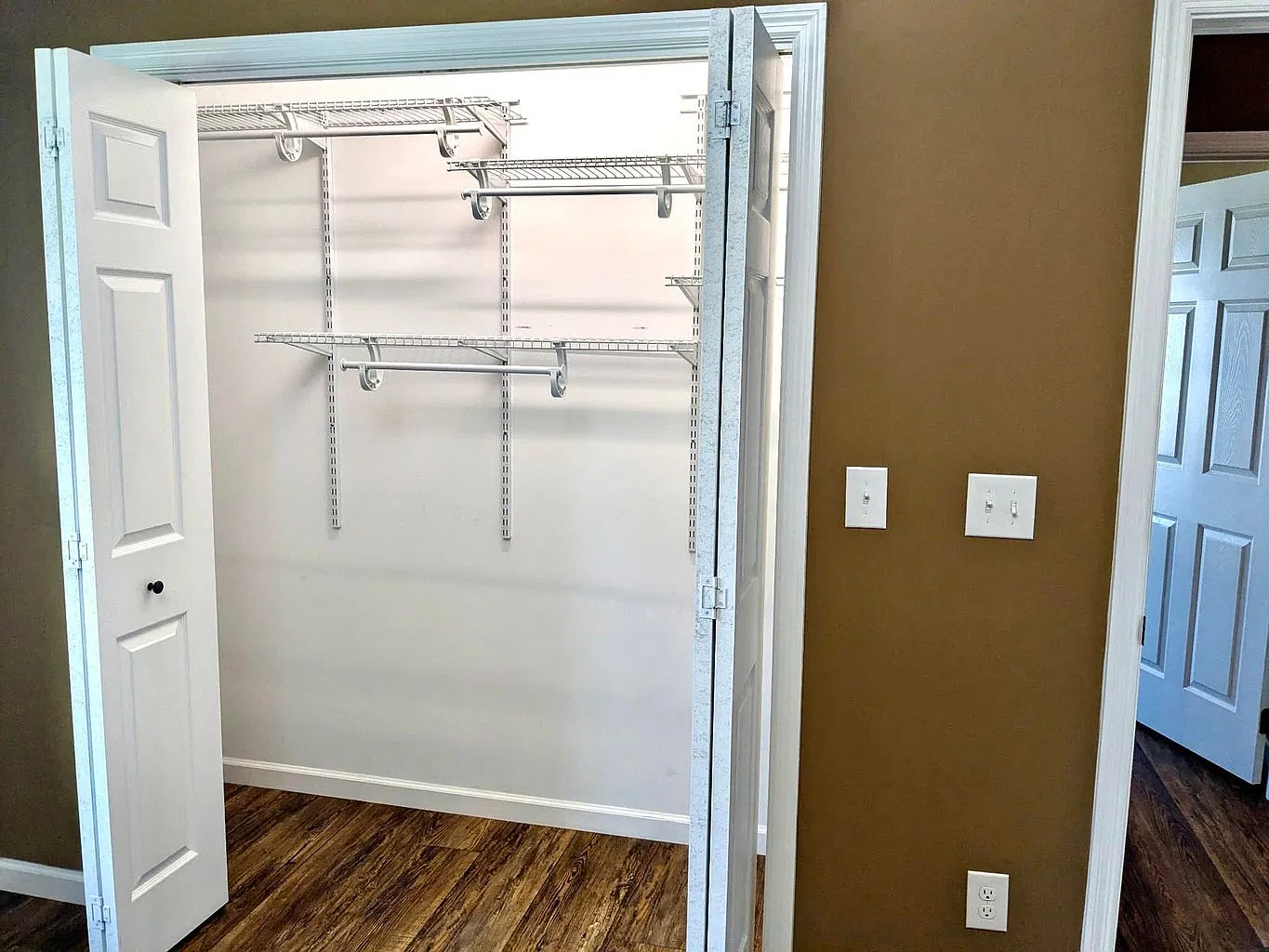 2 bed, $1,600 — Photo 4