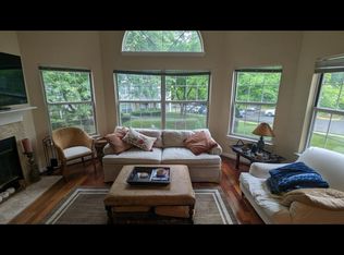 5628 Willoughby Newton Dr, Centreville, VA 20120