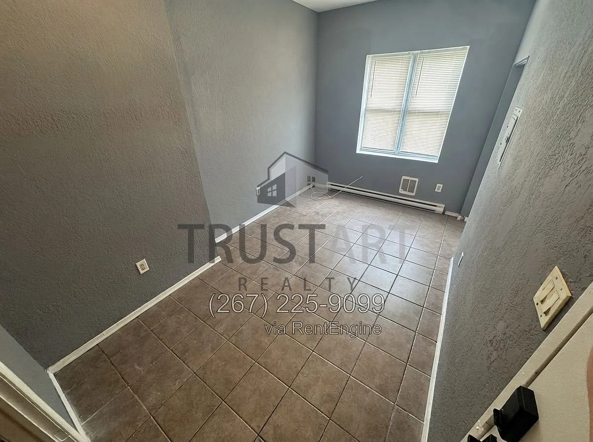 3446 Frankford Ave — Photo 3