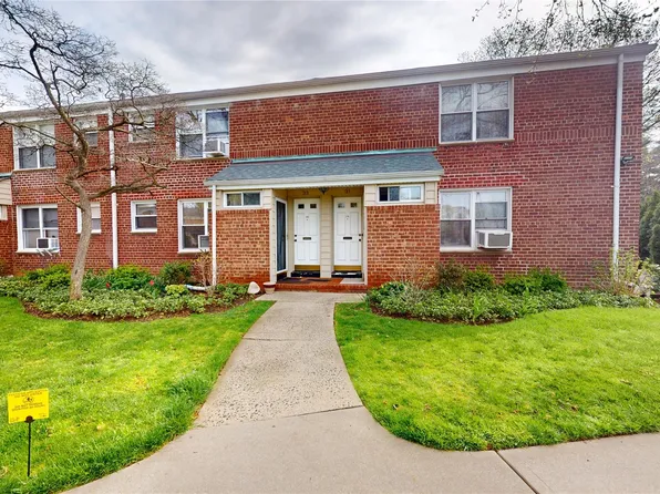 33 Edwards #1 B, Roslyn Heights, NY 11577