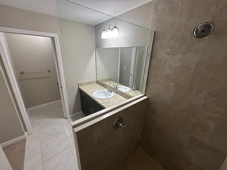 5092 SW 197th Ter — Photo 9