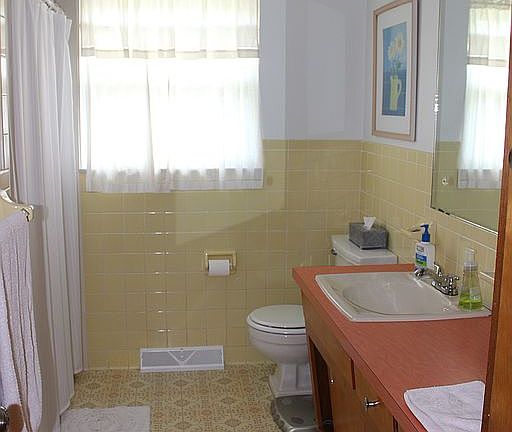 3rd image of 2657 Melane Ave