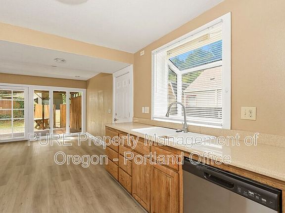 5th image of 6320 NE Simpson St