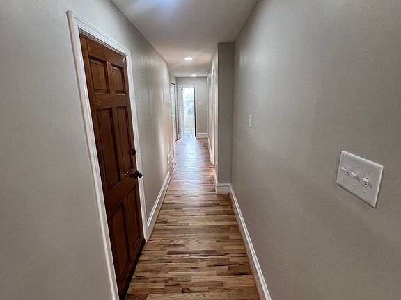 5th image of 1422 N Van Buren St APT 2
