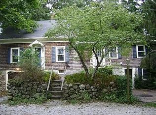 18 Trowbridge Rd, Bourne, MA 02532