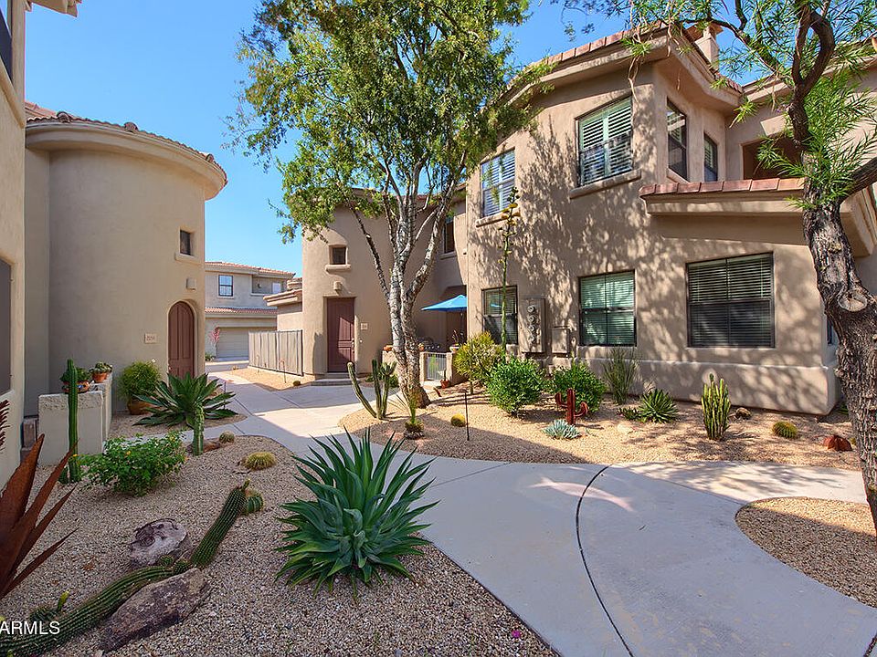 1st image of 10055 N 142nd Street #2140