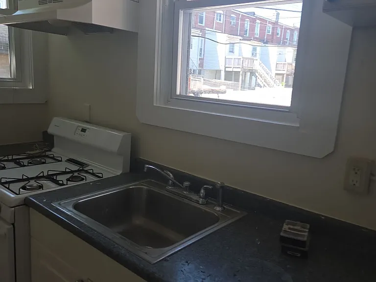 3424 Elmora Ave — Photo 15