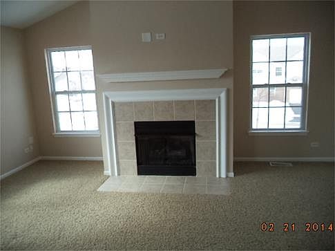 3rd image of 101 Fountain Grass Cir