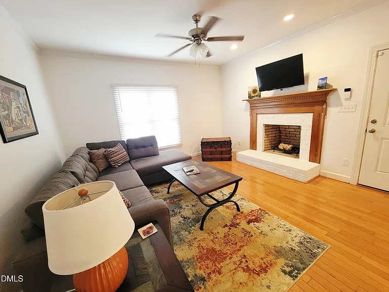 207 Danforth Dr — Photo 6