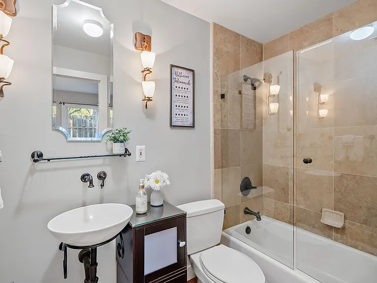 1241 Chestnut St — Photo 45