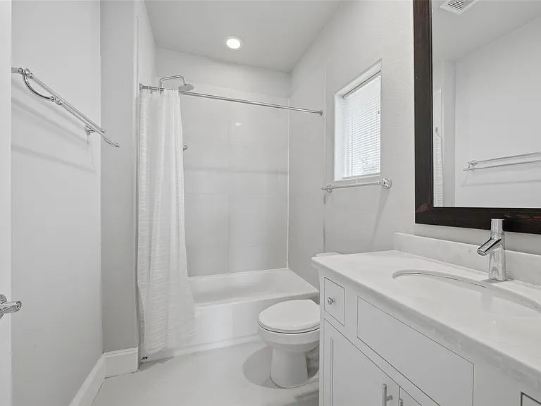 8612 Emnora Ln — Photo 7