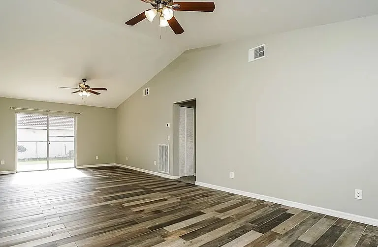 2573 SW 155th Ln — Photo 5