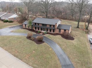 11584 New London Dr, Saint Louis, MO 63141