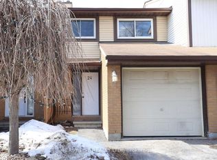 24 Baneberry Cres #71, Ottawa, ON K2L2Y4