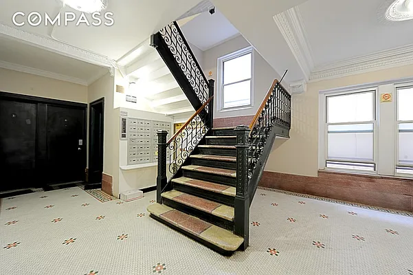 Sold by Compass | media 10