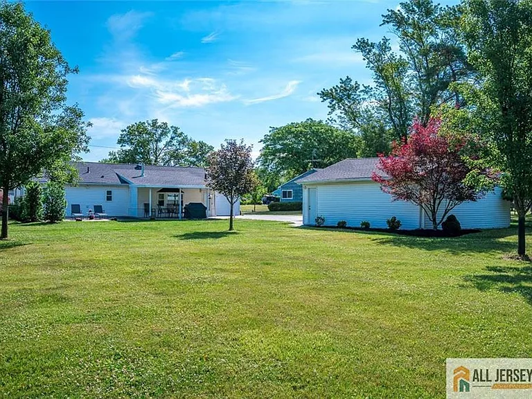 39 Kendall Rd — Photo 36