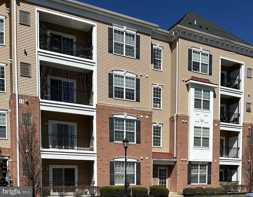 1127 Halifax Pl photo 1
