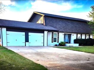 100 Hickory Dr, Muscle Shoals, AL 35661