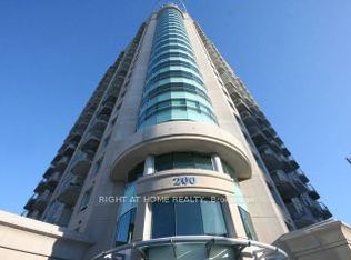 200 Rideau St #702, Ottawa, ON K1N 5Y1