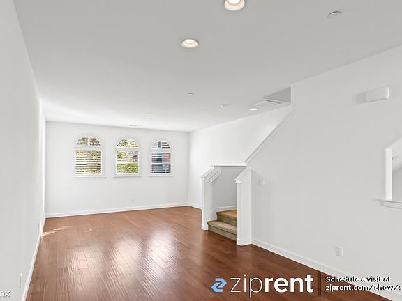5th image of 959 Indian Wells Ave