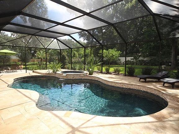 4th image of 923 Hickory Fork Dr