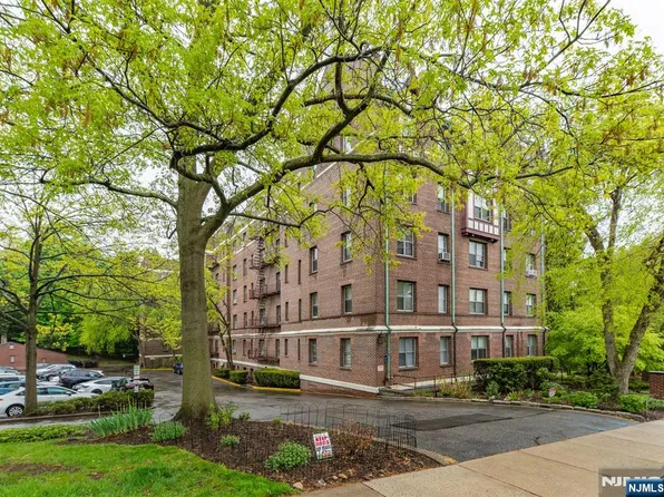100 E Palisade Avenue #B22, Englewood, NJ 07631