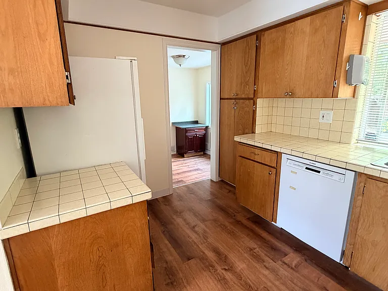 330 NE 102nd Ave — Photo 26