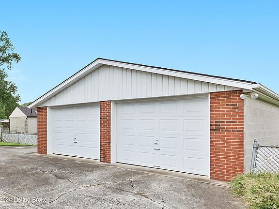 3rd image of 6706 Astral Dr