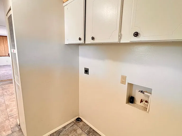 8256 Smith Rd — Photo 11