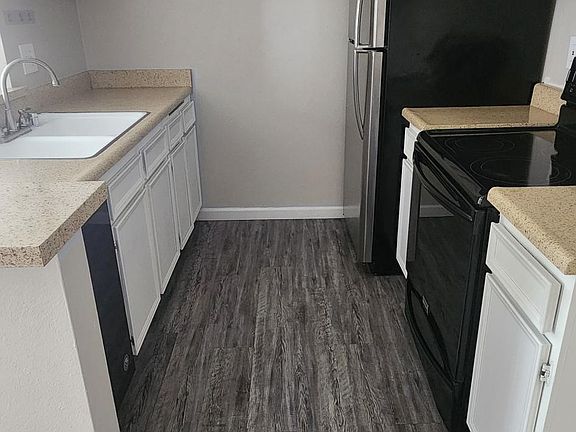 5th image of 4914 67th St APT 9