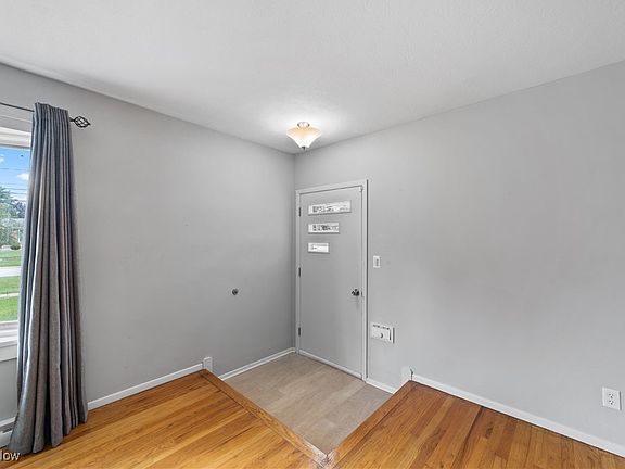 2nd image of 7102 Middlebrook Blvd