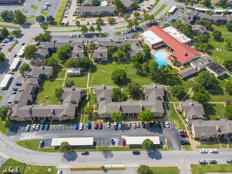 Wimbledon Place- Look and Lease Today and Save $200.00 OFF RENT! — Photo 74