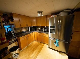 2 Greenbriar Ct, East Rochester, NY 14445